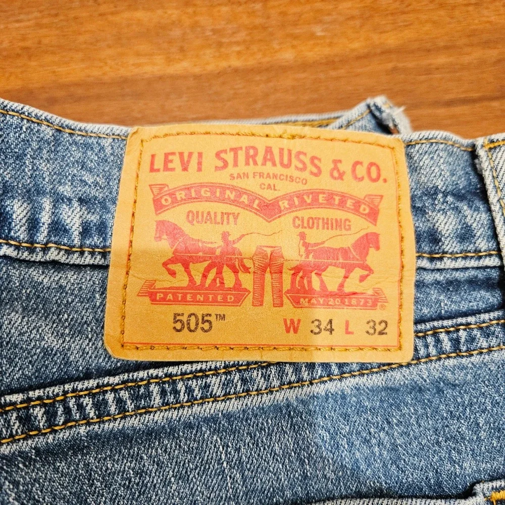 Levis 505 Regular Fit Straight Leg Jeans Medium Wash Blue Denim 34x32 Mens